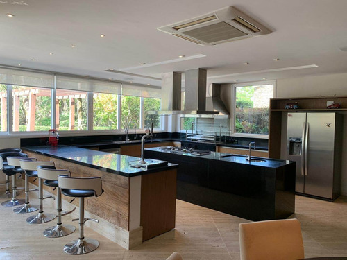 Tamboré 03 | Casa Ampla | Piscina Aquecida | Sauna | Suíte Ele E Ela | Incrível Área Gourmet - Cnc1055