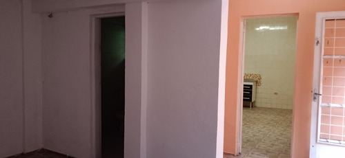Casa Terrea De Esquina Com Salão Comercial Otima Localização