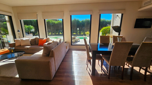 En Venta. Casa De 4 Ambientes Con Quincho Y Pileta. Haras Del Mar. Santa Clara Del Mar.