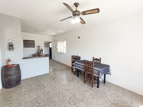 Venta Dos Casas 3 Y 2 Ambientes J.c. Paz Z. Norte