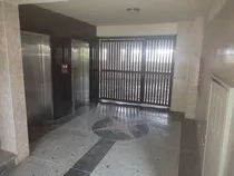 Comprar V.larez Vende O Alquila Salón En Centro Profesional Empresarial, Las Acacias Pll-263