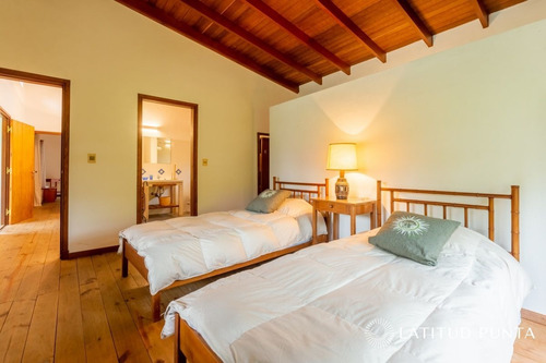 Imagen 17 de 30 de Casa En Rincón Del Indio, 6 Dormitorios Más Dependencia - Punta Del Este Rincón Del Indio