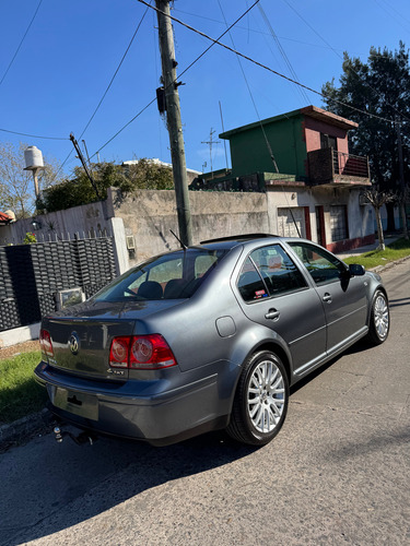 Volkswagen Bora 1.8 Highline T 180cv Cuero