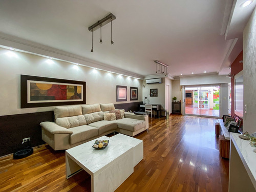 Imagen 2 de 30 de Venta Casa 4 Amb./caseros. C/ Pileta Y Quincho