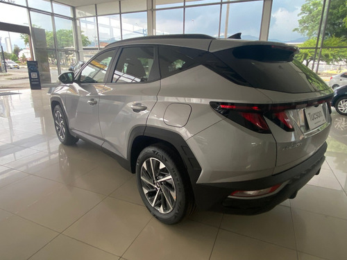Imagen 11 de 15 de Hyundai Tucson Nx4 Attraction Mecánica 2023