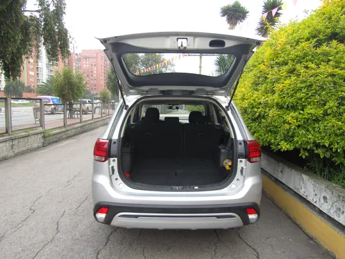 Mitsubishi Outlander 2.4 Kaiteki At 7 Psj