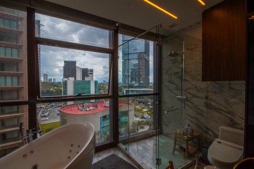 Departamento De Lujo En Venta En The Landmark Andares