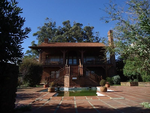 Casa En Venta En Lomo De La Ballena- Punta Ballena (ref: Atm-564)