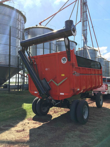 Zorra Agrícola Con Volcadora Y Sin Fin De 6000 Kg. Rdm