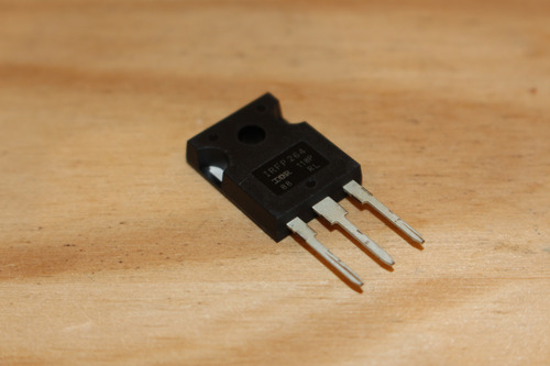 Transistor 4 Irfp264n + 8 Til111 + 15 Kia7815 Isolado