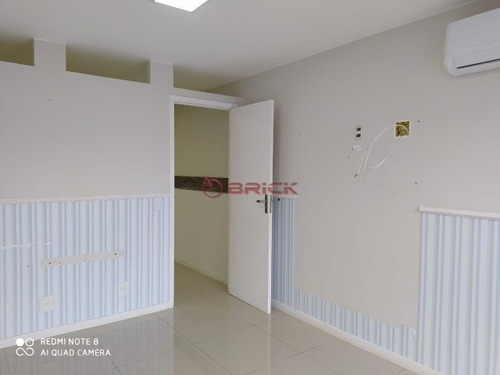 Imagem 2 de 6 de Ótima Sala Comercial Muito Bem Localizada No Centro De Teresópolis. - Sa00105 - 67863659