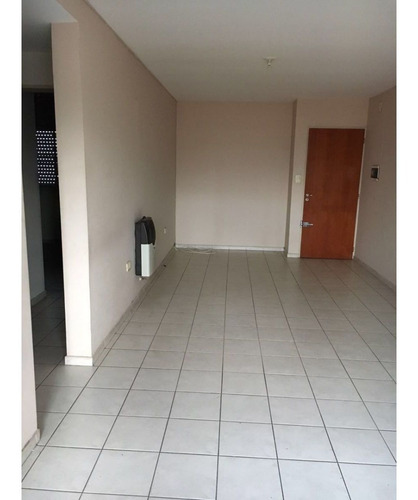 Imagen 2 de 12 de Vendo Departamento 2 Dormitorios Y Cochera En Barrio Pueyrredon