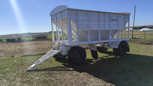 Aiello John Deere. 20 Ton