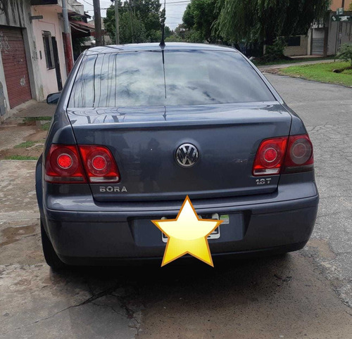 Volkswagen Bora 1.8 Highline T Tiptronic Cuero 2011