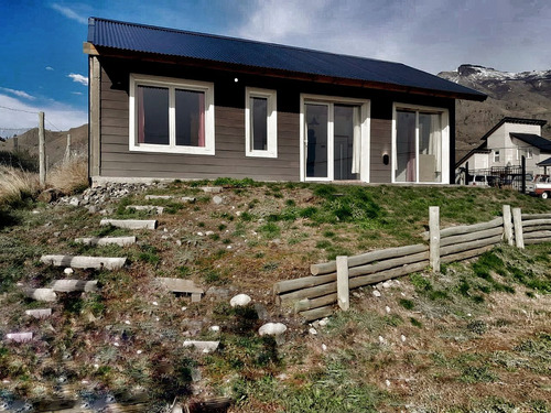 Fina Patagonia. Casa En Venta De 1 Dormitorio C/ Cochera En San Martin De Los Andes