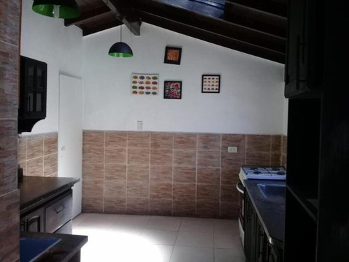 Casa 5 Ambientes En Venta, Alferez Rangugni 2800, Ituzaingó. Escucha Oferta.