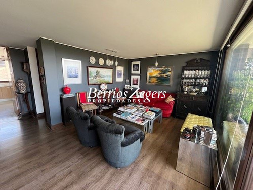 Departamento En Venta De 2 Dorm, Sala De Estar Mas Servicio