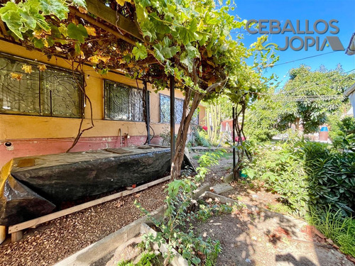 Casa En Venta De 6 Dorm. En Quilpué