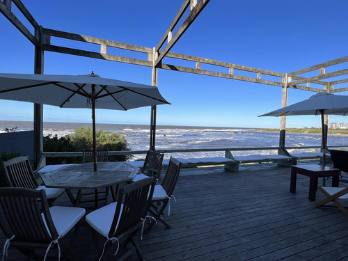 Casa En La Playa Primera Linea Del Mar. La Barra Punta Del Este.