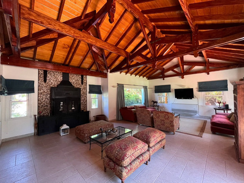 Chalet De Categoría En Country Club Los Cardales