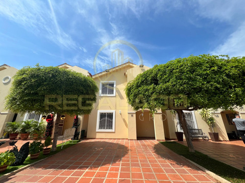 Cv-1597 Zona Norte Townhouse Villa Las Dunas Avenida Milagro Norte