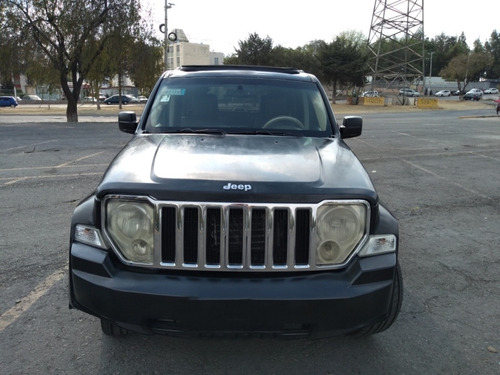 Jeep Liberty Sport 4x2 At