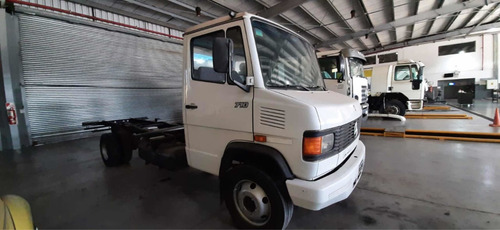 Imagen 3 de 10 de Mercedes Benz 710