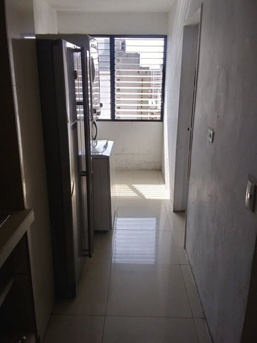Imagen 7 de 13 de Apartamento En Altagracia. Av Baralt. Centro Rd A28