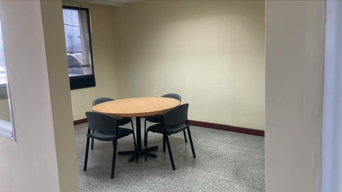 Local Comercial En Alquiler Ubicado En La Av Fuerzas Armadas Barcelona