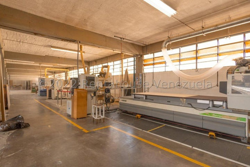 Edificio Industrial En Venta En La California Norte Mls #23-7537