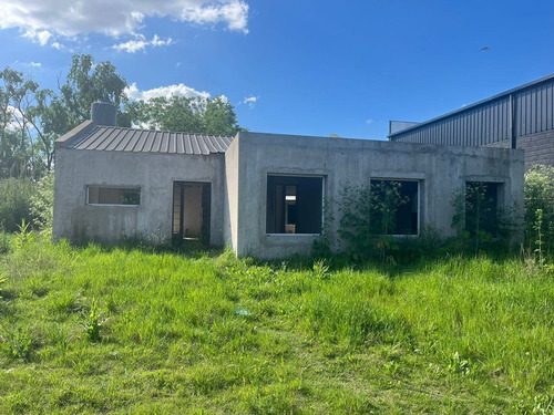 Venta Casa A Terminar 1500m Pilar Evalúa Permuta