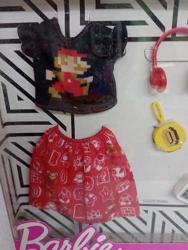 Barbie Moda Ropa Y Accesorios Mario Bros (Usado)