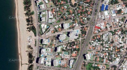 Imagen 2 de 3 de Local Comercial En Venta, Punta Del Este - Punta Del Este Punta Del Este