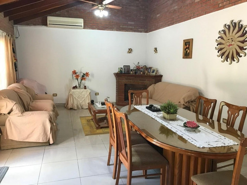 Imagen 13 de 25 de Excelente Chalet En Venta De 4 Ambientes Amplios, La Tablada