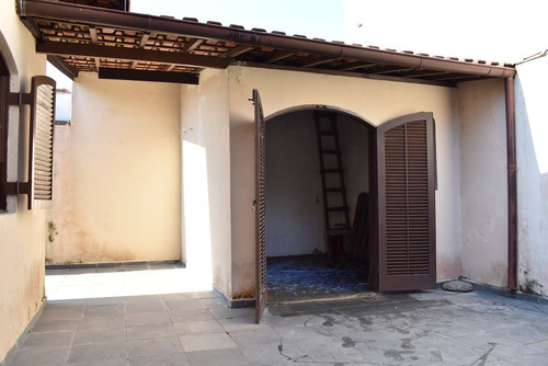 Imagem 6 de 14 de Casa Térrea Com Edícula À 400 M Da Praia À Venda Em Peruíbe.