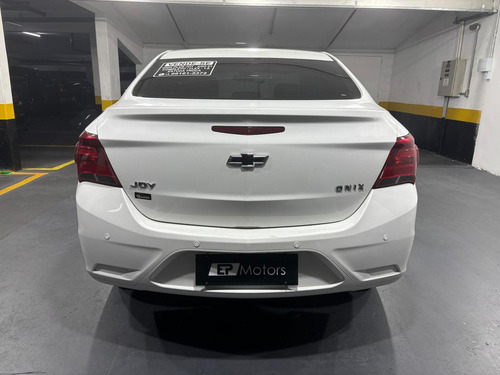 Chevrolet Onix Plus Joy Black