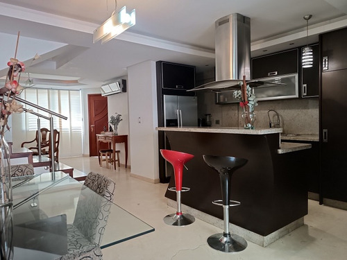 Townhouse Sector Parque Naguanagua Res. Villa Nueva. Vende Crismelia Castillo