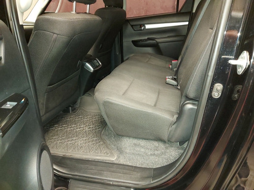 Toyota Hilux 2.8 Cd Srv 177cv 4x2 2017