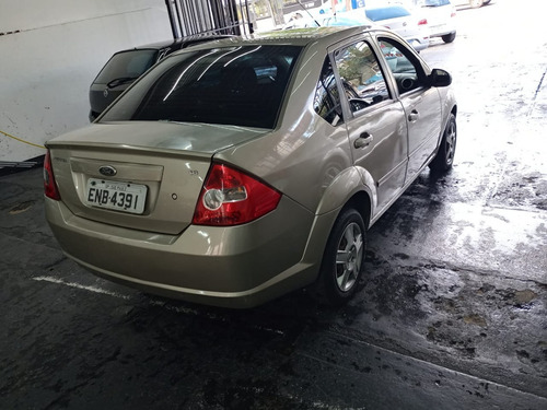 Fiesta Sedan 1.6 Flex Completo 2010