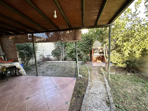 Casa En Venta De 3 Dorm 2 Baños Barrio Los Bosquinos Maipú