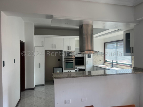 Maritza Lucena Vende Apartamento Amoblado Este Barquisimeto.