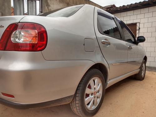 Fiat Siena 1.0 Fire Flex 4p 2011