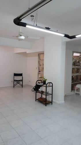 Imagen 12 de 17 de Real Oportunidad!!! Excelente Ubicación! 56 Mts 2 Divisiblemuy Amplio Apto Profesional