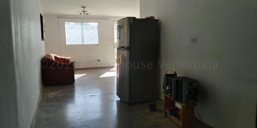 Imagen 23 de 30 de Casa En Venta En El Trigal Cabudare Lara 0-4-2-4-5-9-3-7-5-4-2 Rent-a-house Centro Occidente Mls Código: 22-24439