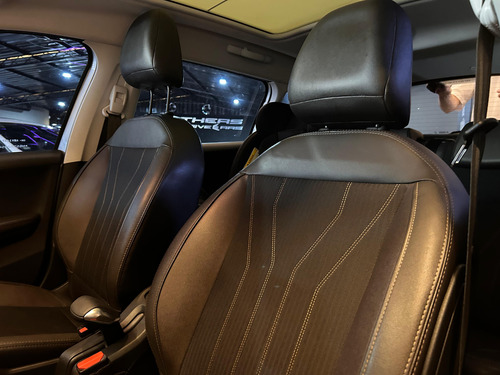 Peugeot 2008 1.6 Feline