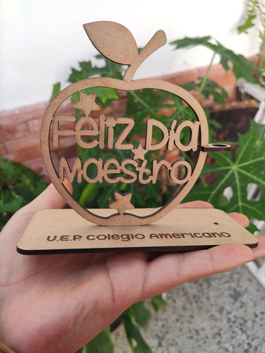 Trofeos Reconocimientos Personalizado En Madera Y Mdf