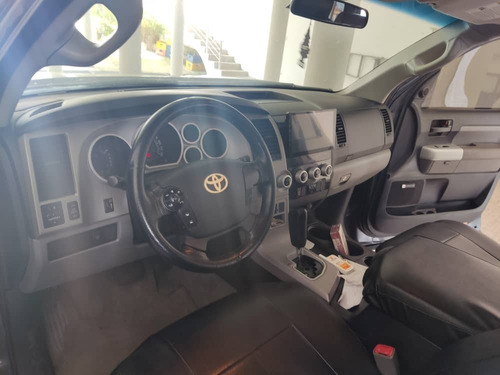 Imagen 5 de 7 de Toyota Sequoia Sr5