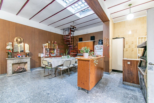 Venta Casa 4 Amb Boedo Cochera, Quincho Y Patio
