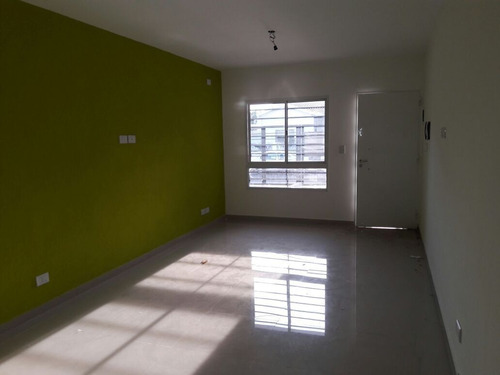 Imagen 3 de 10 de Departamento 2 1/2 Amb - Planta Baja Frente - Con Cochera Y Patio