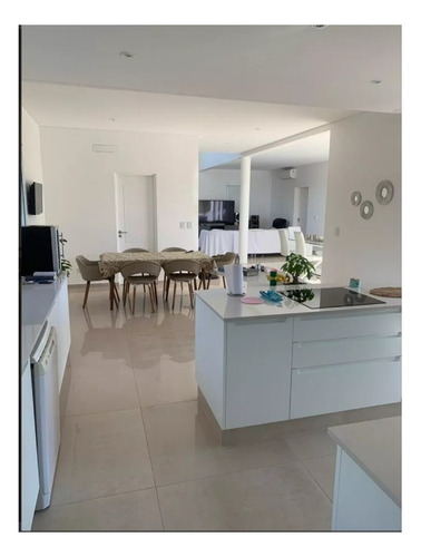 Casa En Venta En Los Alisos, Nordelta, Tigre!